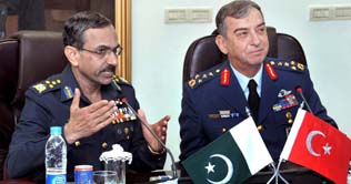 Commander Turkish Air Force visits AHQ 